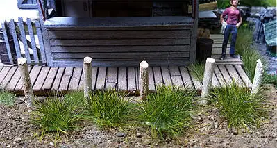 Bachmann 31031 All Scale Grass Tufts - SceneScapes(R) -- Medium Green 1/4" .6cm Tall Fibers pkg(100)