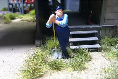 Bachmann 31042 All Scale Grass Tufts - SceneScapes(R) -- Dark Green 3/8" 1cm Tall Fibers pkg(50)