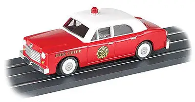 Bachmann 42736 O Scale Operating Fire Chief's Car - E-Z Street(TM) -- Fire Department (red, white)